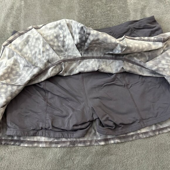 Lululemon Run Speed Skirt Skort Women's size 10 Shorts Gray Pattern Tennis - Picture 6 of 8